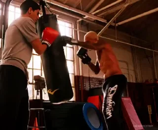 Стикер 18 из набора «Boxing @stickersb2b»